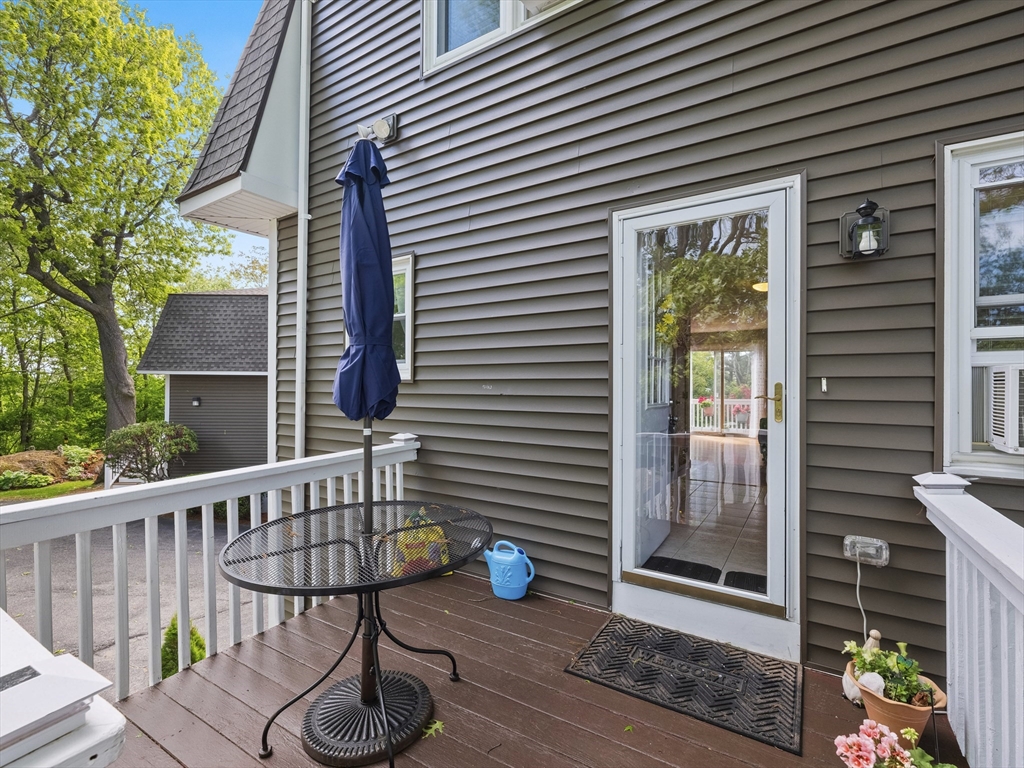 54 Oaklandave Property Photo 16