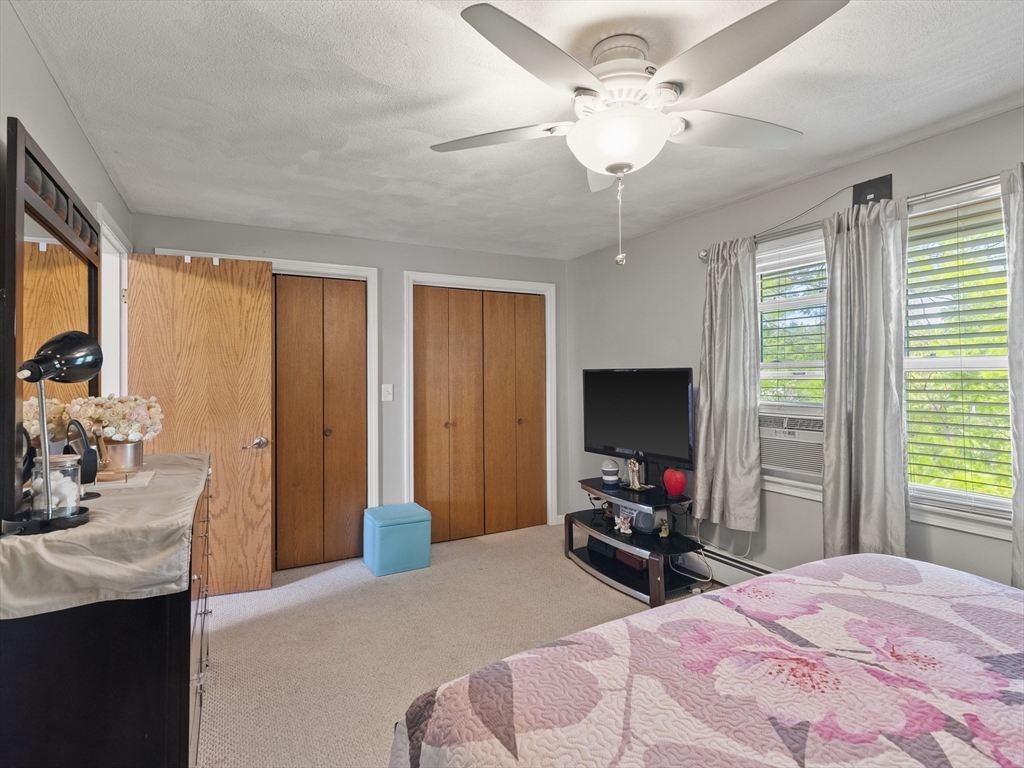 54 Oaklandave Property Photo 18