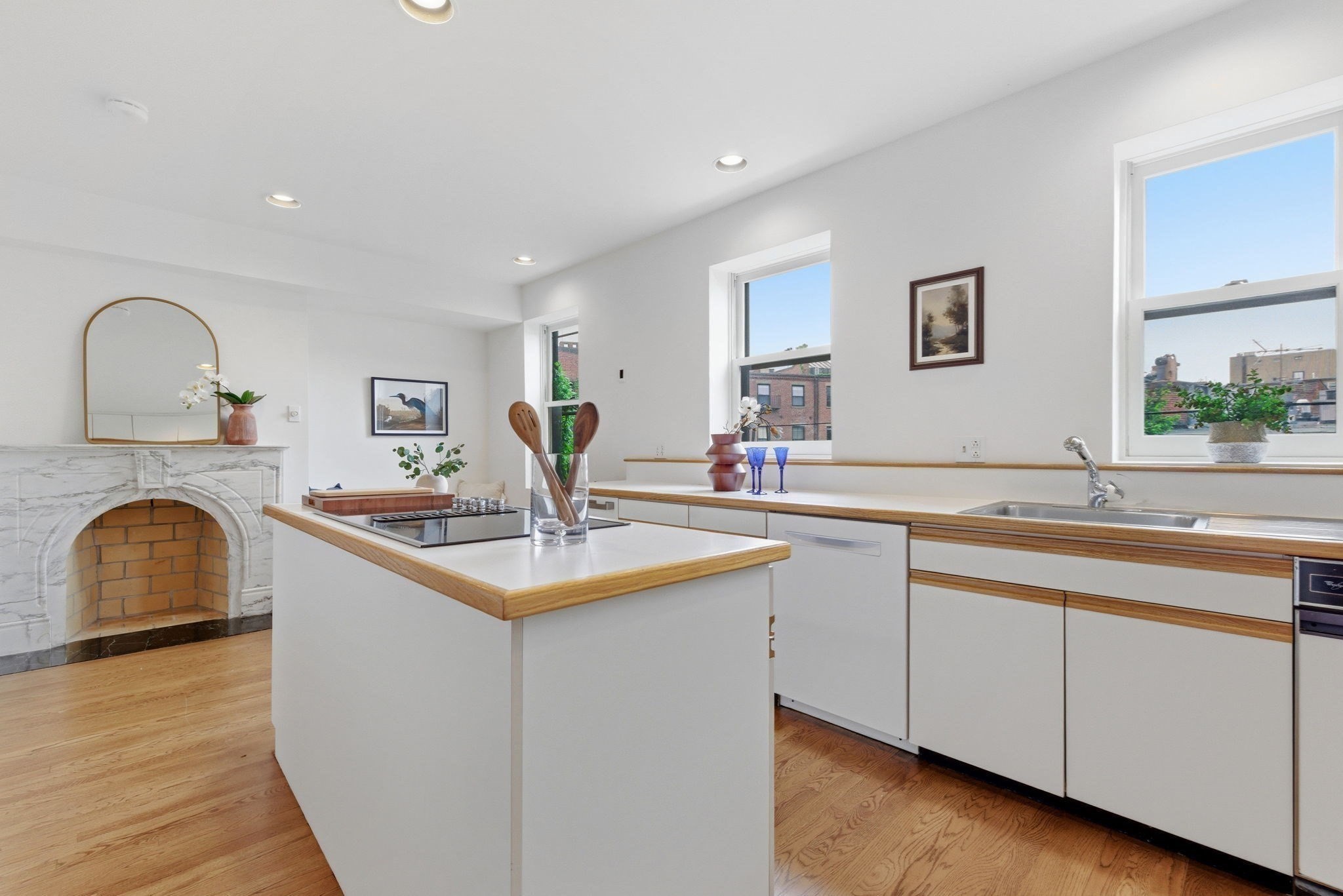 131 Mount Vernon St # 2 Property Photo 6