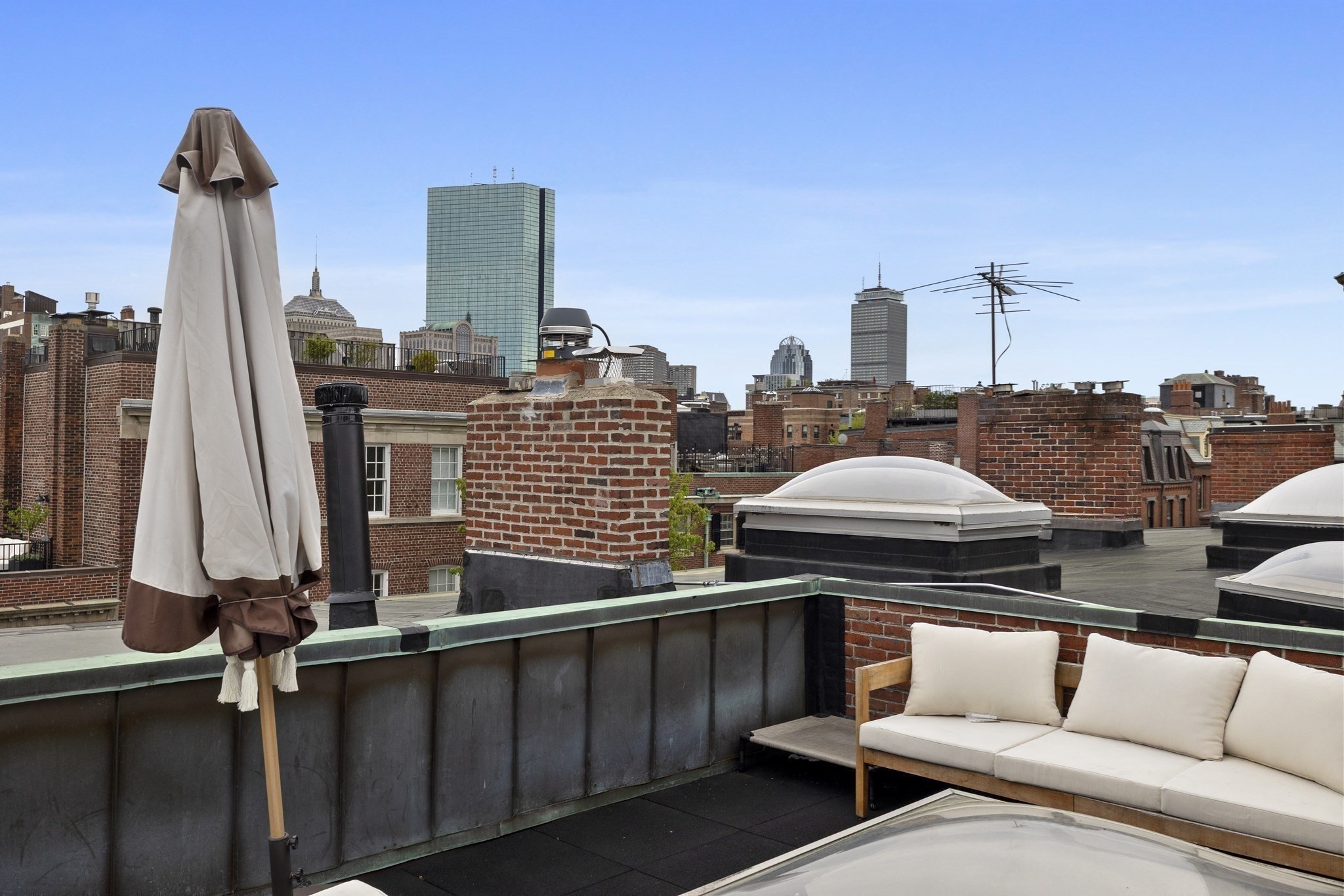 131 Mount Vernon St # 2 Property Photo 13