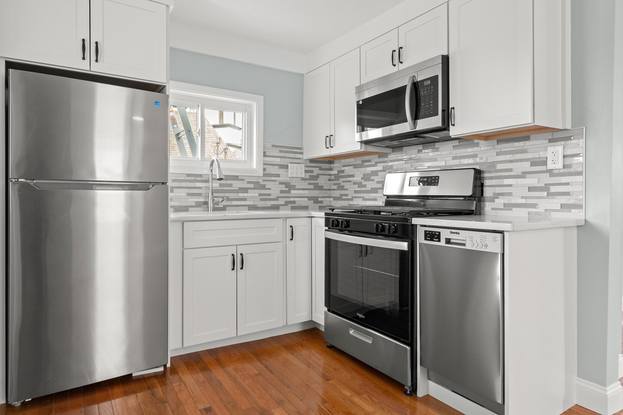 141 Prospect St Property Photo 3