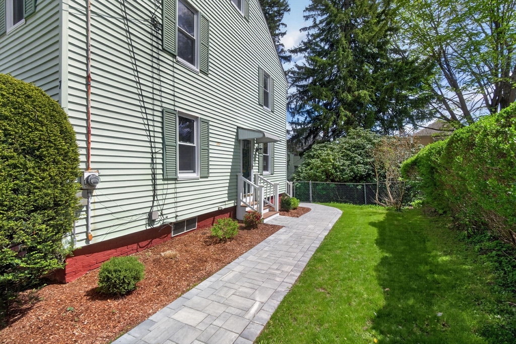 7 East Greenwood St Property Photo 2