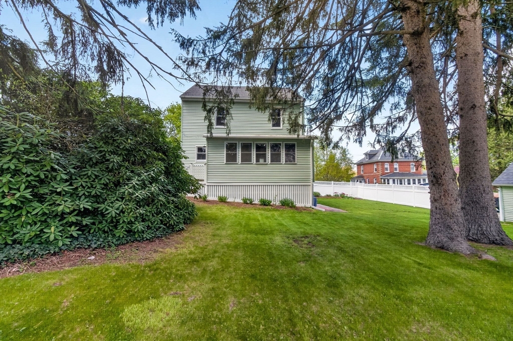 7 East Greenwood St Property Photo 4