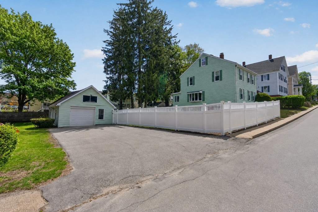 7 East Greenwood St Property Photo 8