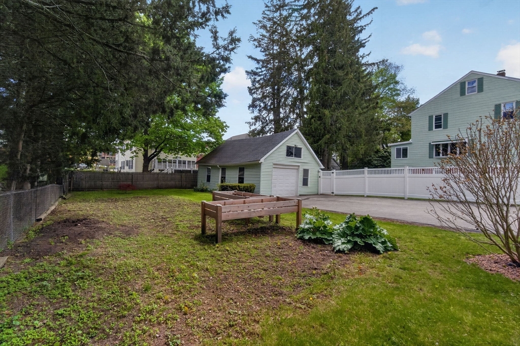 7 East Greenwood St Property Photo 11