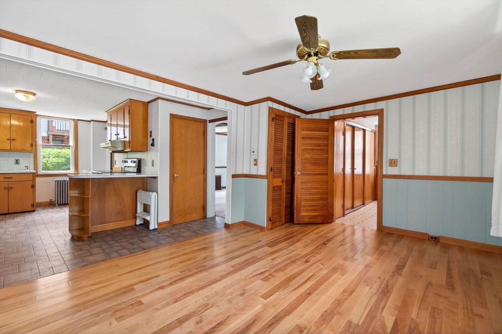 7 East Greenwood St Property Photo 19