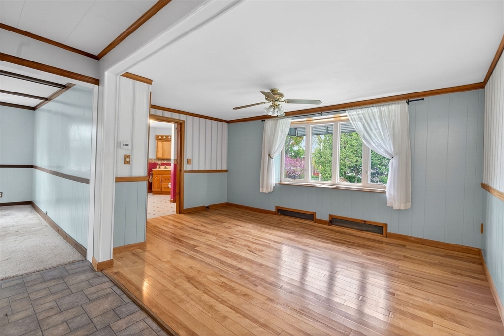 7 East Greenwood St Property Photo 20