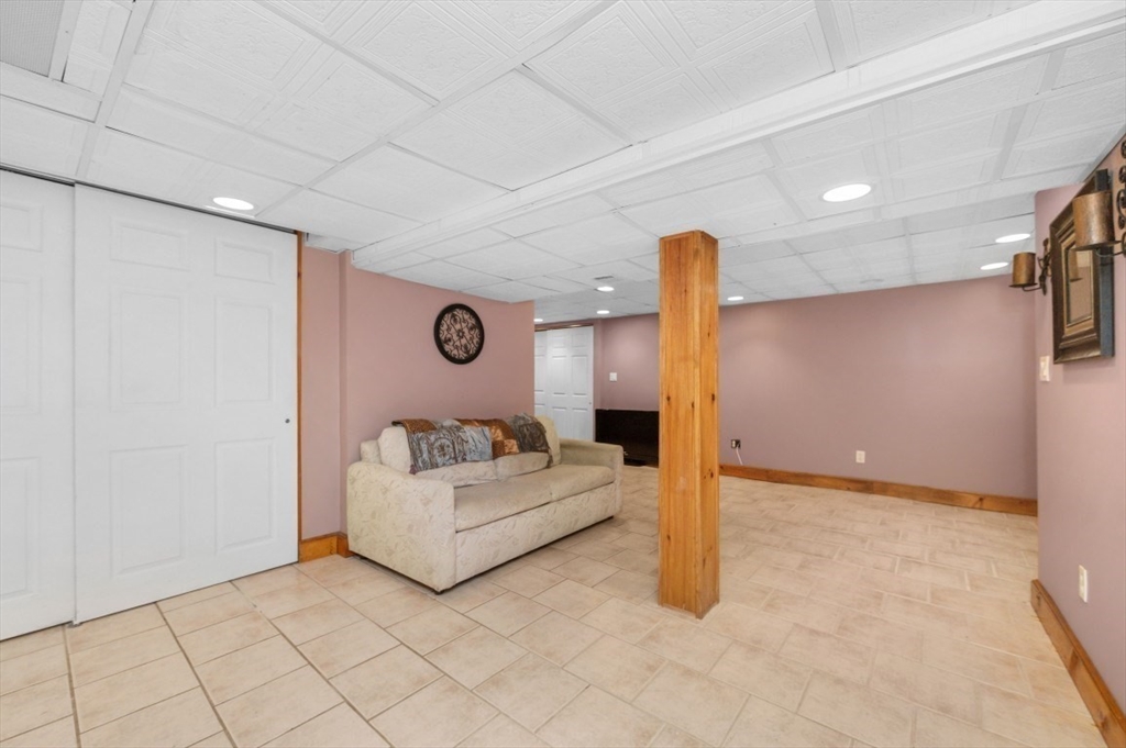 24 Sylvia Street Property Photo 18