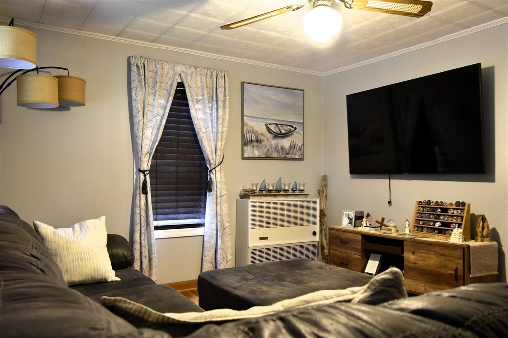 3 Elm Street Property Photo 18