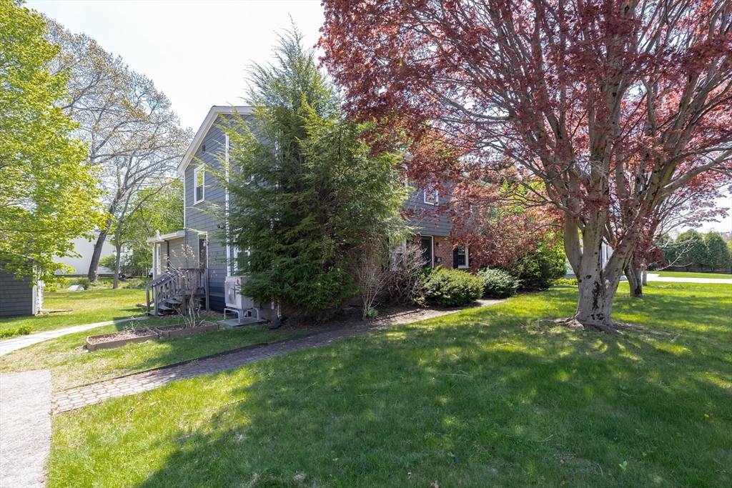 32 Smith Ave Property Photo 2