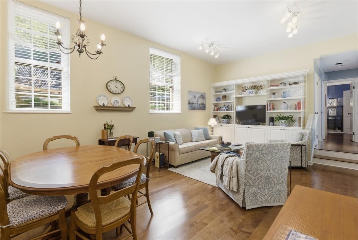 65 Glen Rd # H1 Property Photo 3