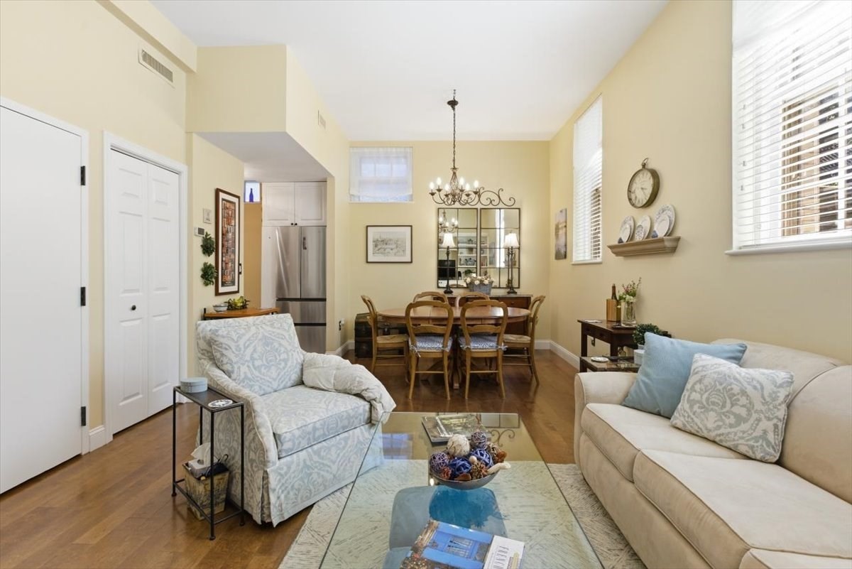 65 Glen Rd # H1 Property Photo 8