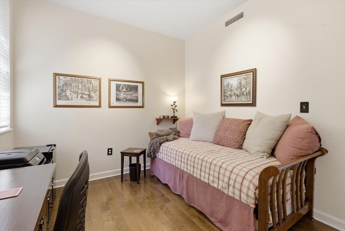 65 Glen Rd # H1 Property Photo 28