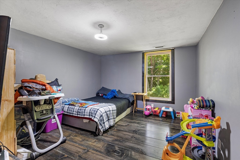 8 Oakwood Rd Property Photo 12
