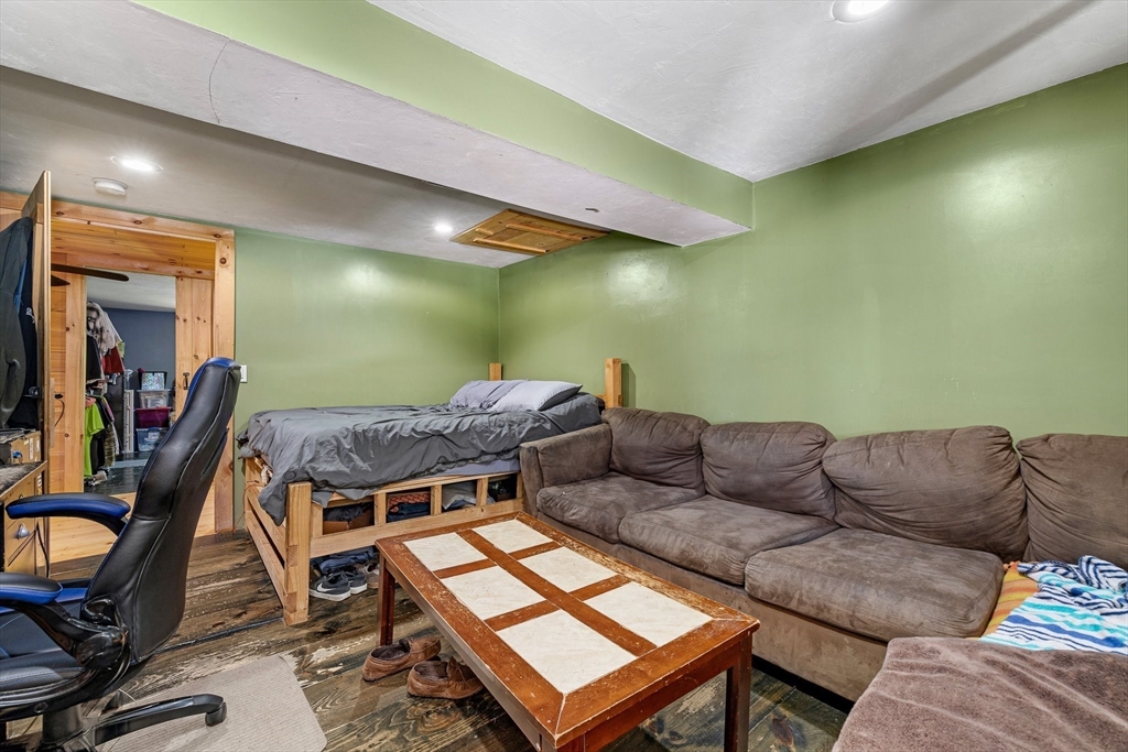 8 Oakwood Rd Property Photo 15