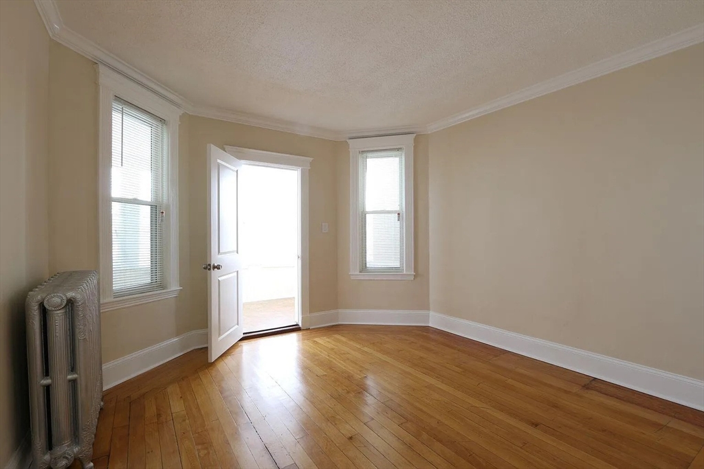 71 Walnut Park # 2 Property Photo 1