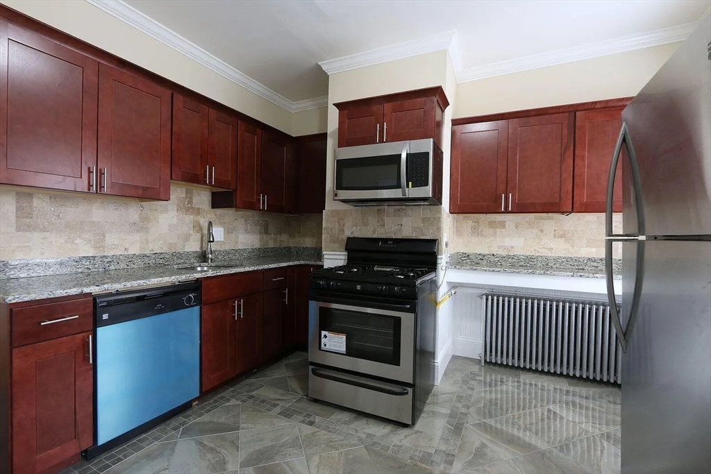 71 Walnut Park # 2 Property Photo 2