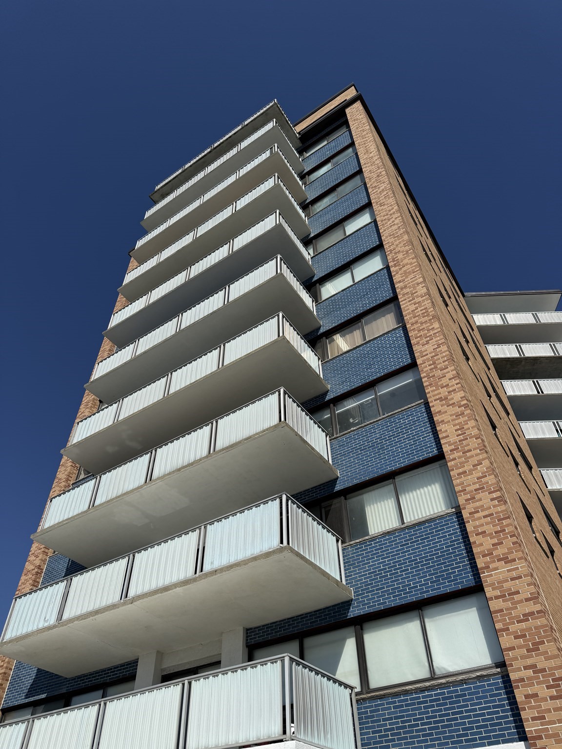 300 Lynn Shore Drive # 207 Property Photo 2