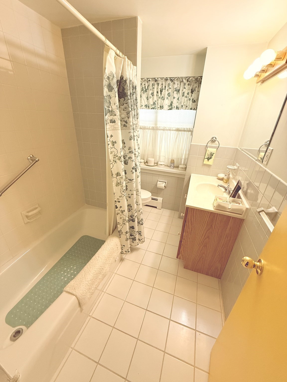 300 Lynn Shore Drive # 207 Property Photo 9