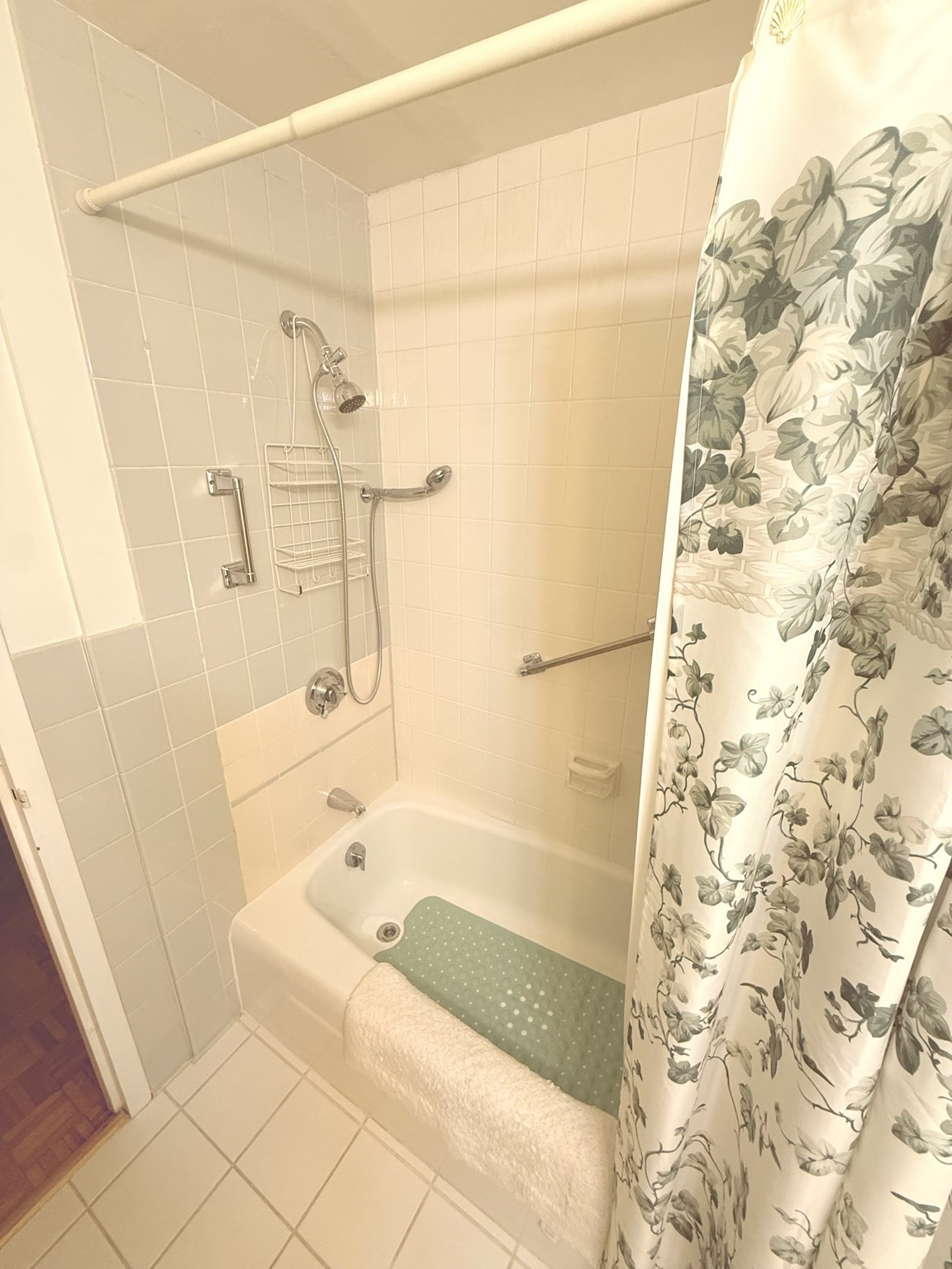 300 Lynn Shore Drive # 207 Property Photo 11