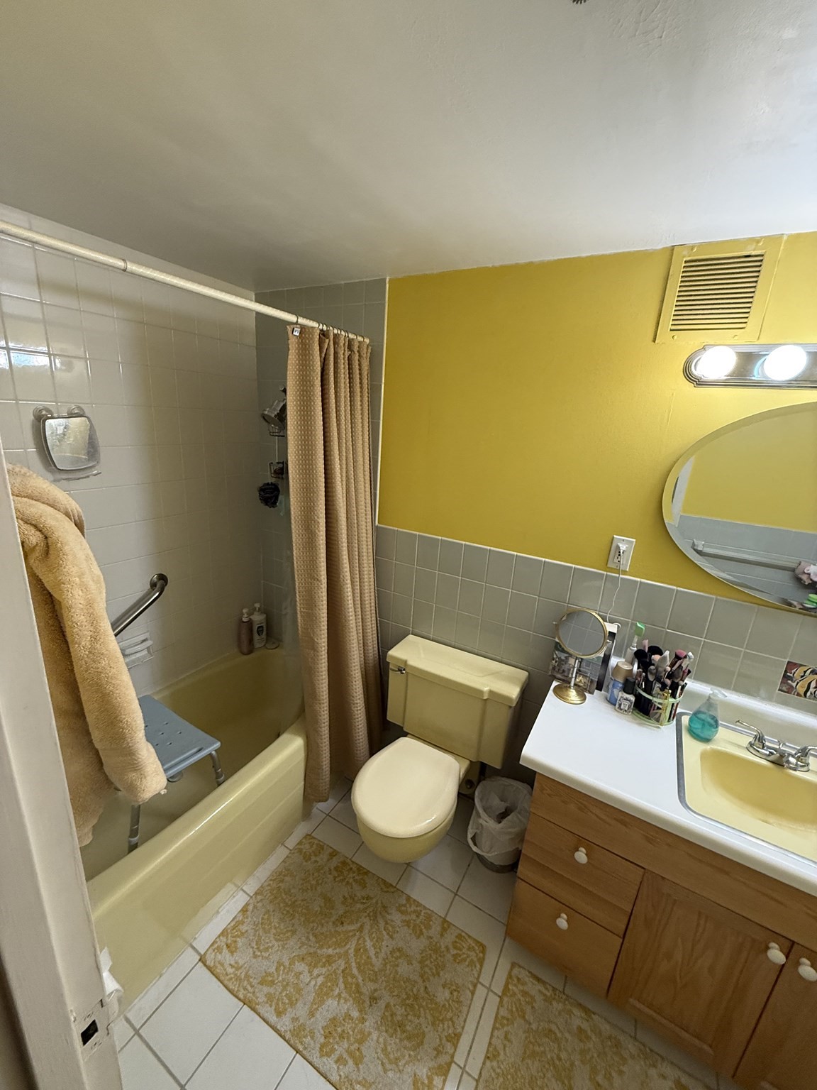300 Lynn Shore Drive # 207 Property Photo 18