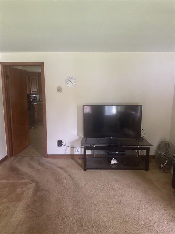 210 Shaker Rd Property Photo 2