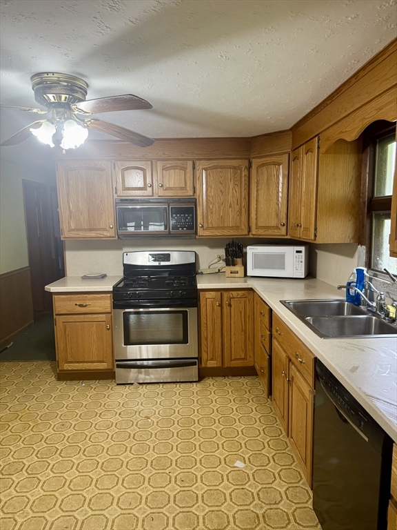210 Shaker Rd Property Photo 5