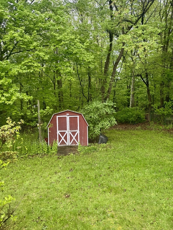 210 Shaker Rd Property Photo 11
