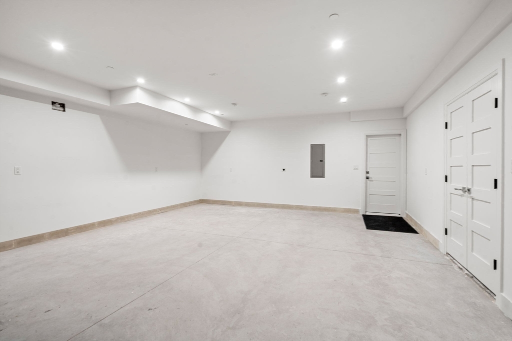 956 Walnut Street # 3 Property Photo 14