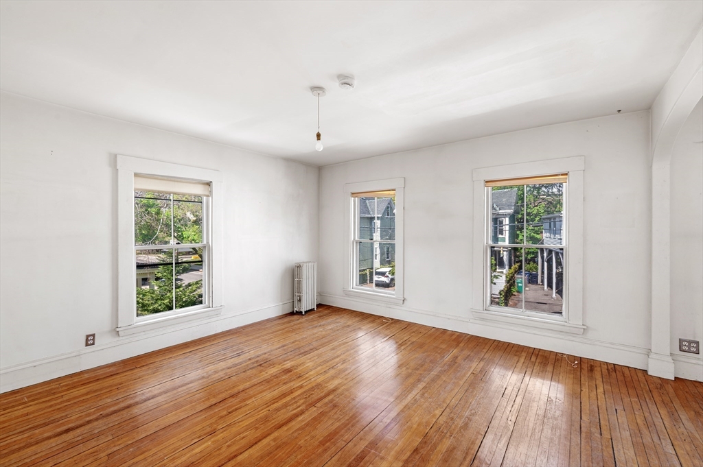 106 Ellery St Property Photo 6