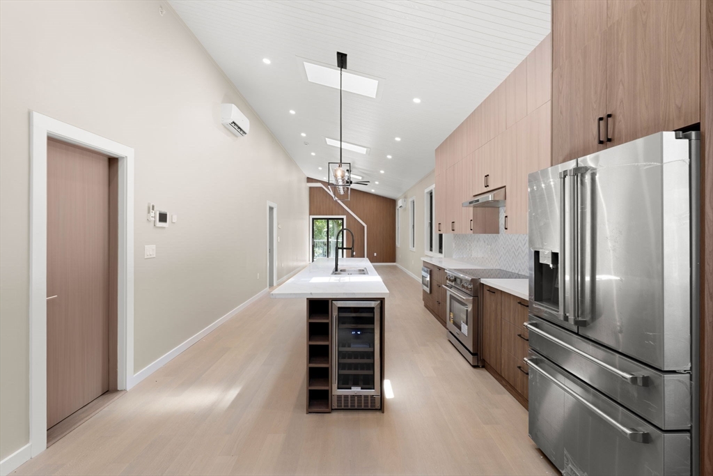 14 Schuyler # 4 Property Photo 3