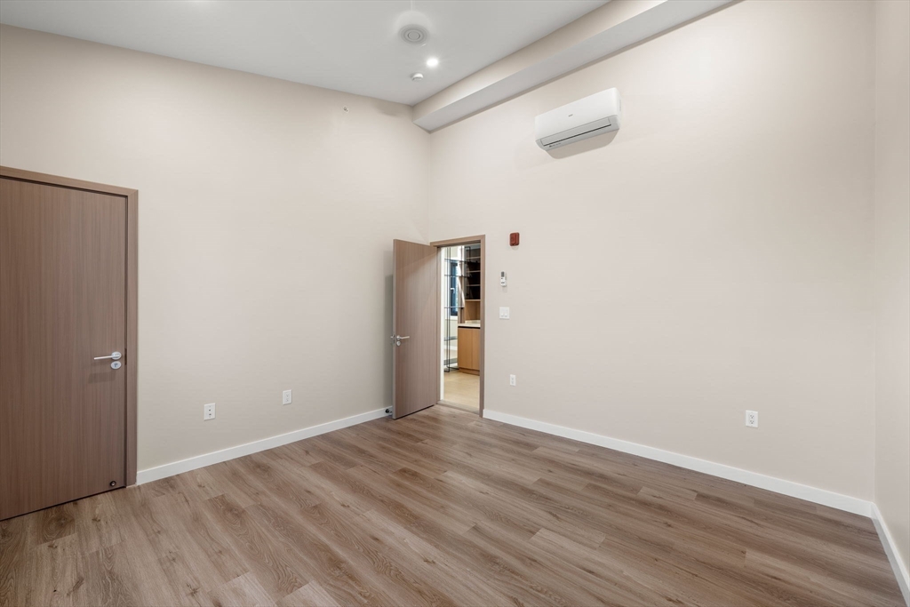 14 Schuyler # 4 Property Photo 14