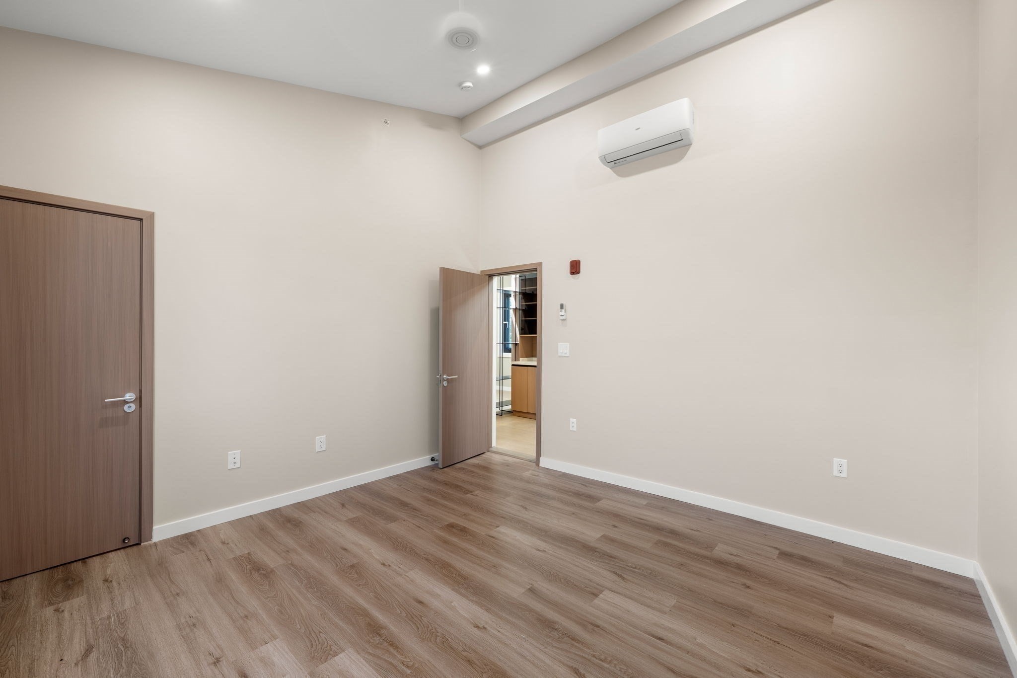 14 Schuyler # 4 Property Photo 14