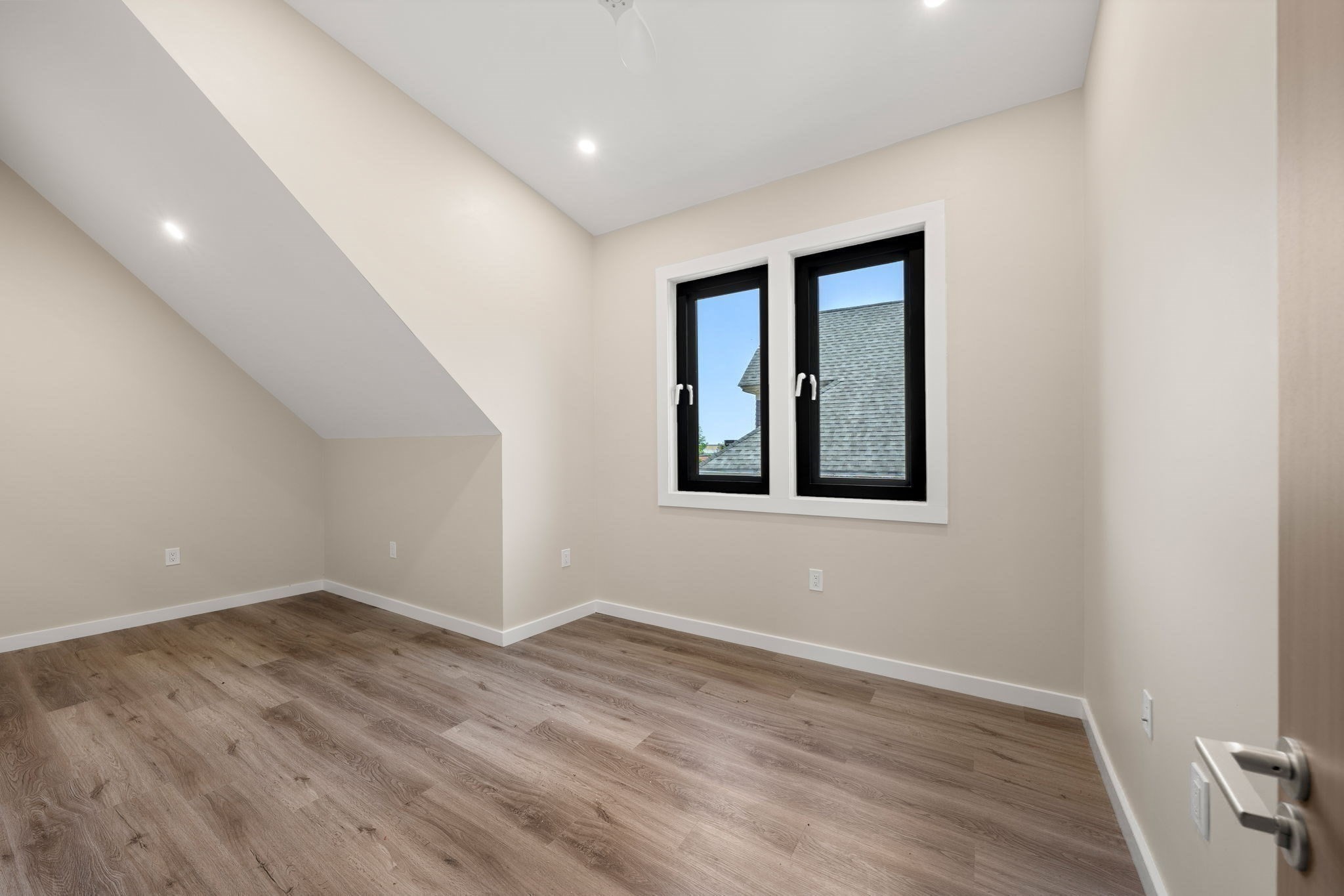 14 Schuyler # 4 Property Photo 28