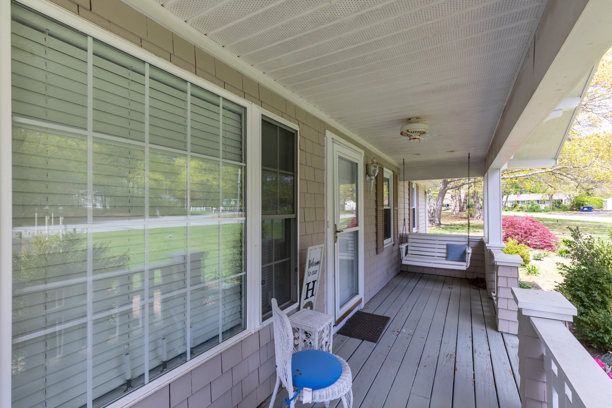 27 Reservoir Ave Property Photo 4