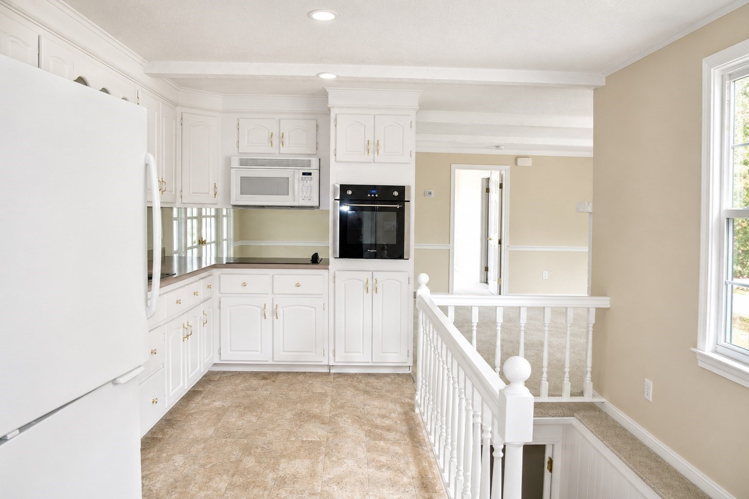 27 Reservoir Ave Property Photo 7