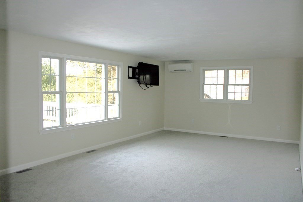 27 Reservoir Ave Property Photo 10