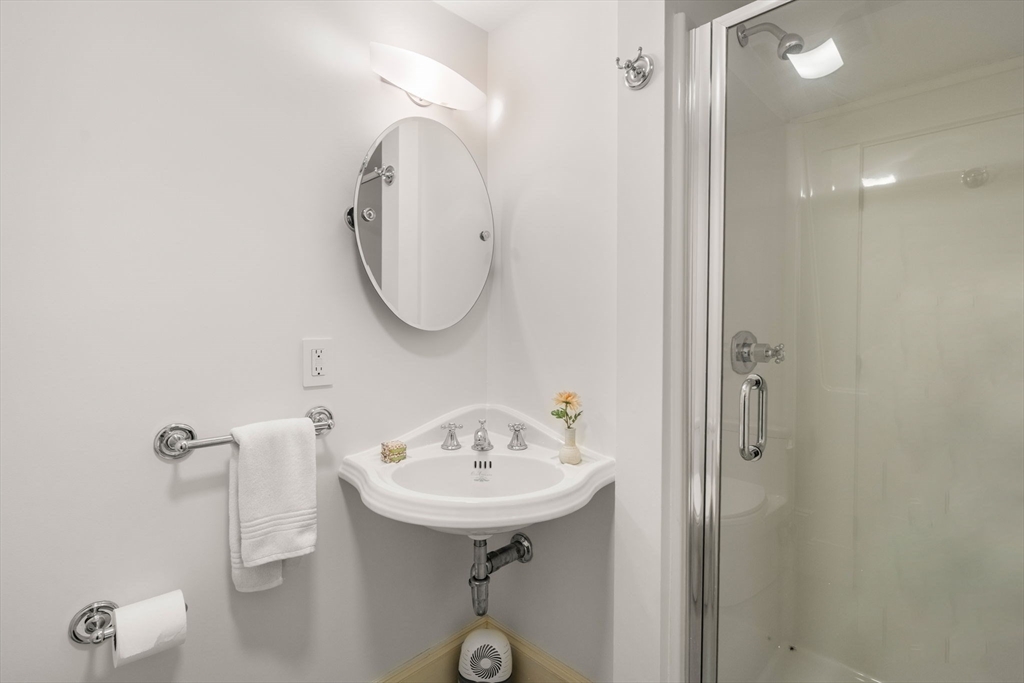 138 Thorndike St Property Photo 31