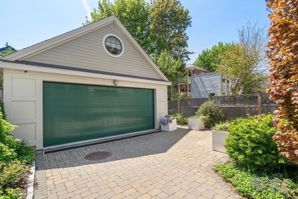 138 Thorndike St Property Photo 33