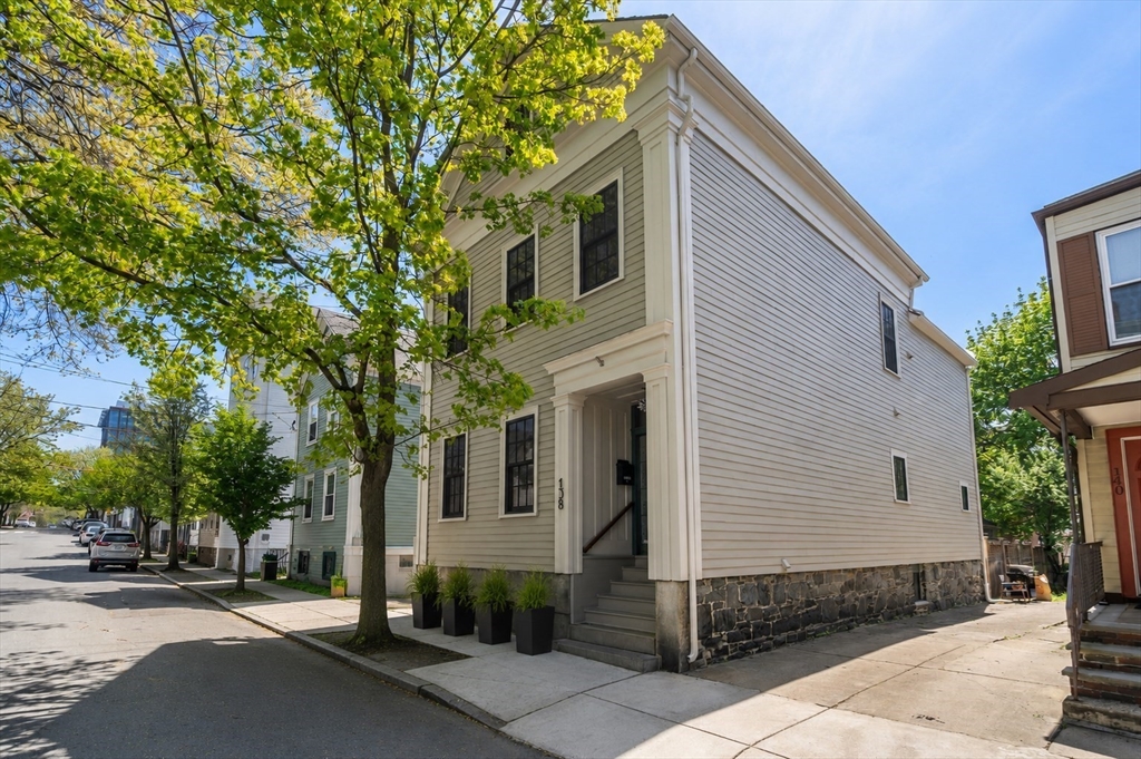 138 Thorndike St Property Photo 35