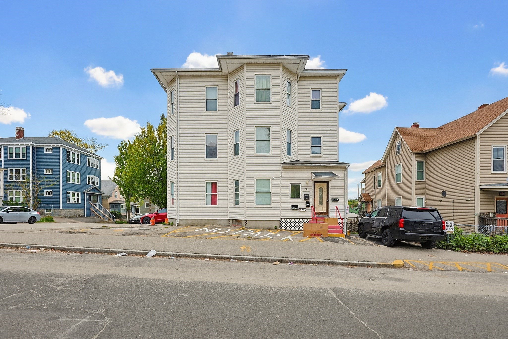 22 Hollywood St # 4B Property Photo 1