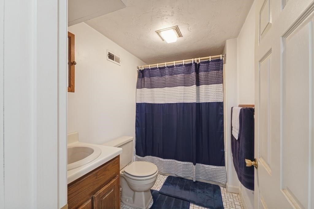 292 Island St # 292 Property Photo 6