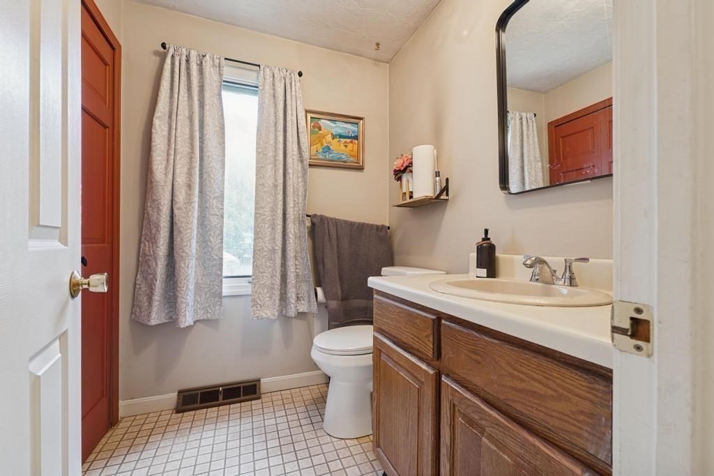 292 Island St # 292 Property Photo 17