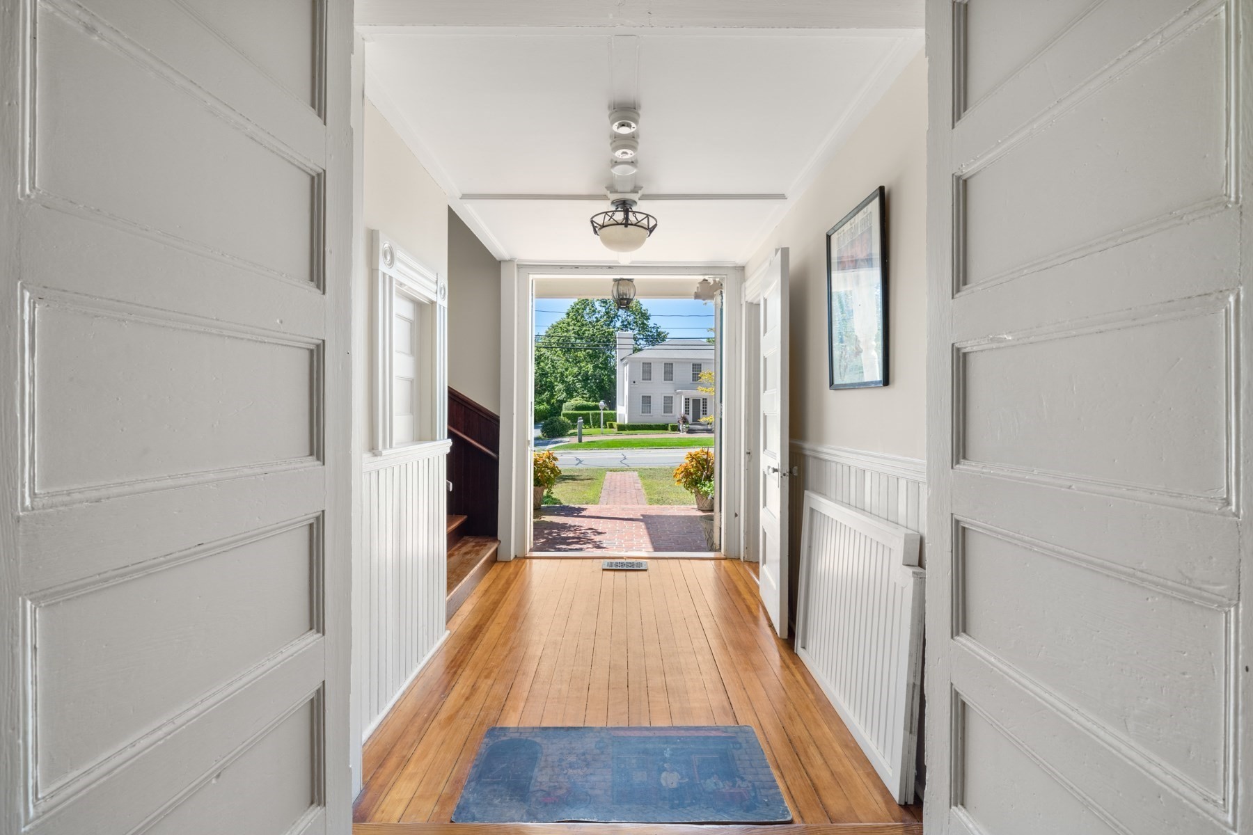 535 Washington Street Property Photo 8