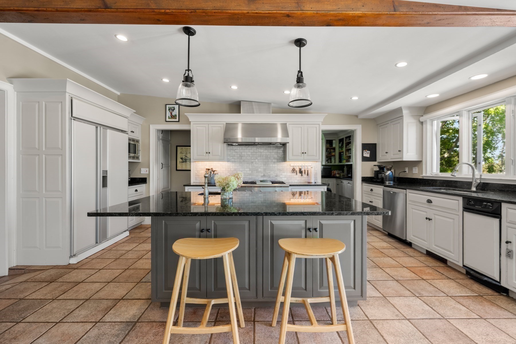 535 Washington Street Property Photo 16