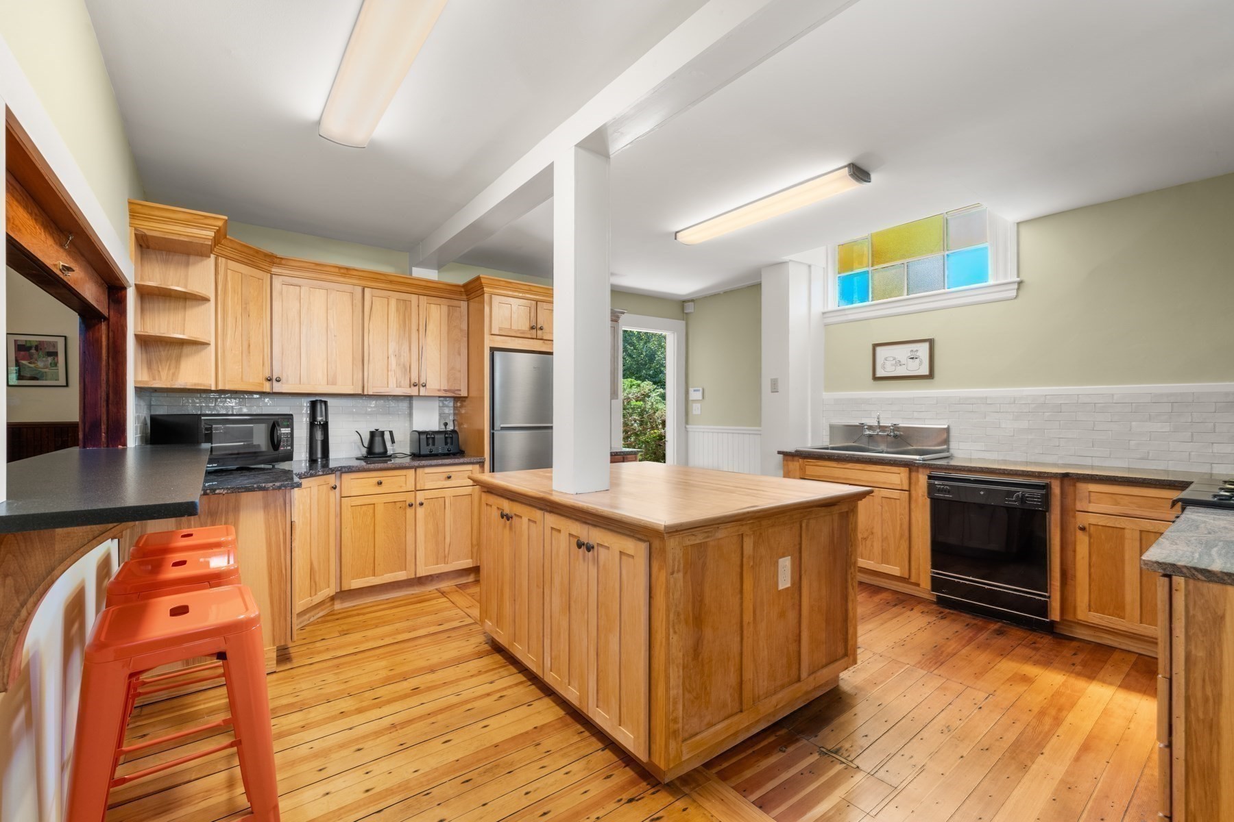 535 Washington Street Property Photo 34