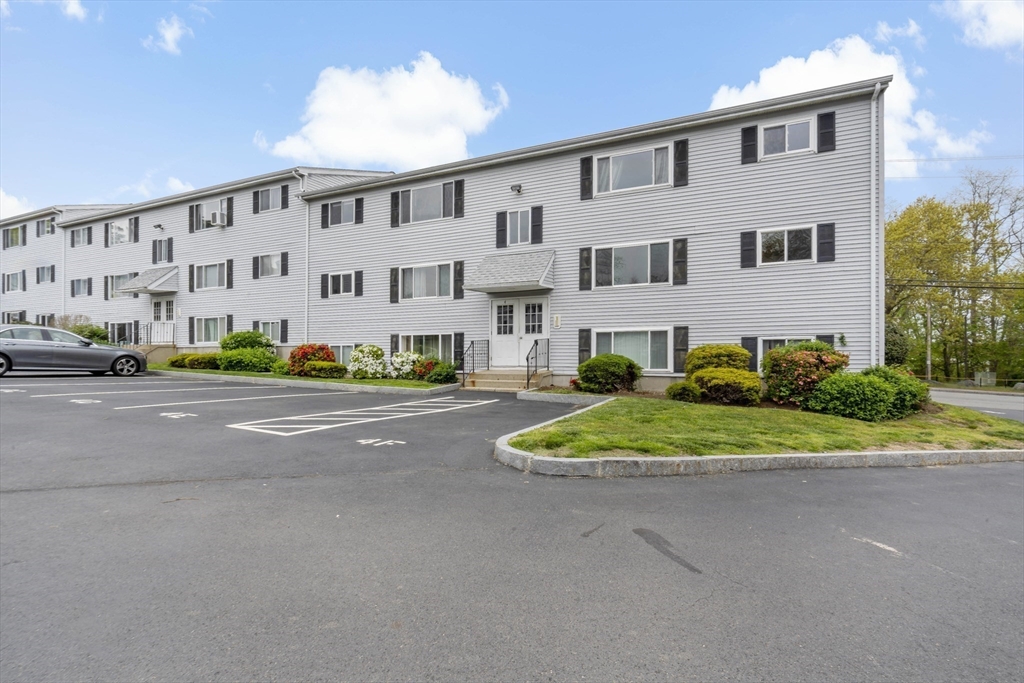 5455 N Main St # 4D