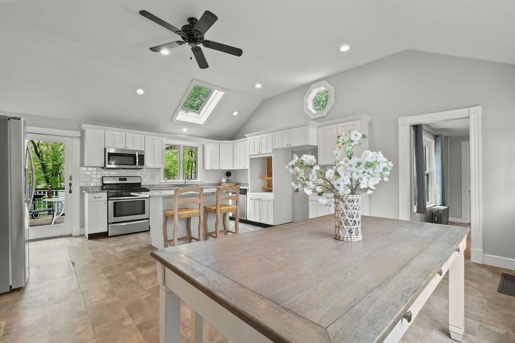 26 Bacon Sq Property Photo 3
