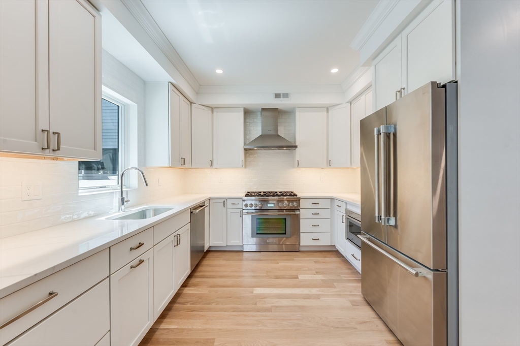 147 West Eighth Street Property Photo 4