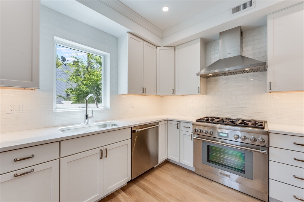 147 West Eighth Street Property Photo 5